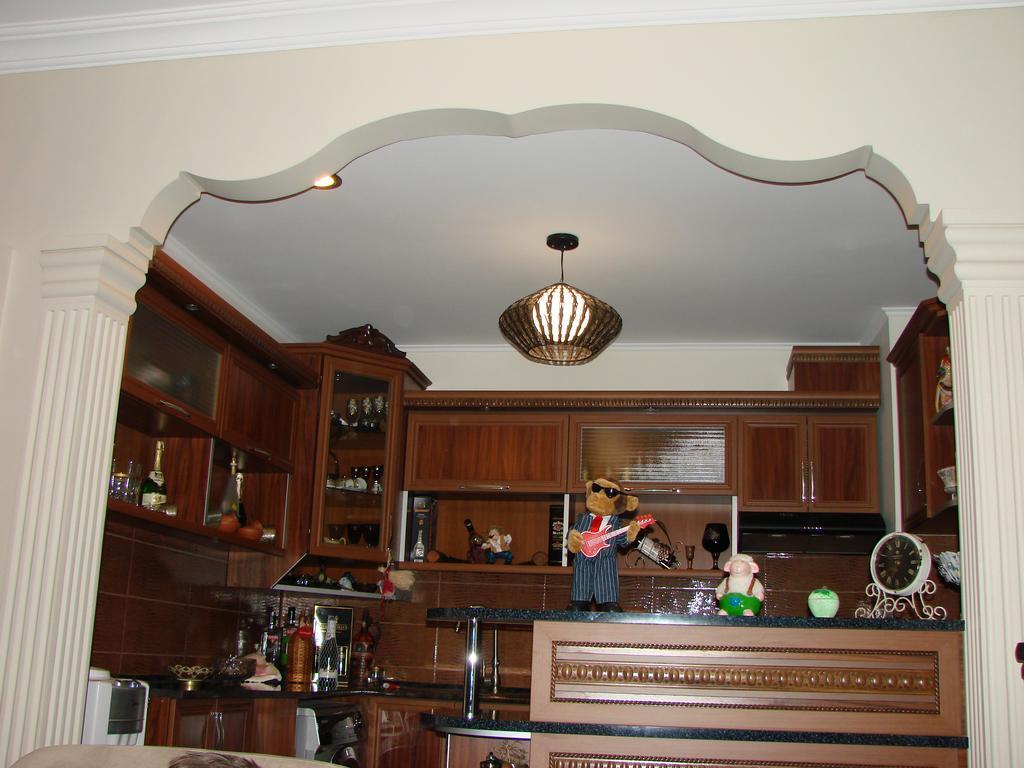 Gigi Apartments バトゥーミ 部屋 写真