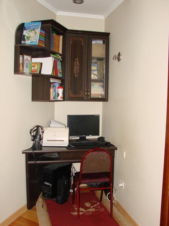 Gigi Apartments バトゥーミ 部屋 写真