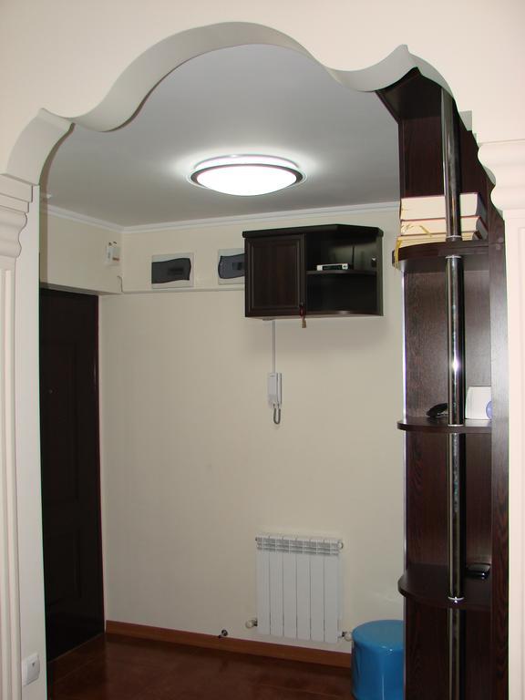 Gigi Apartments バトゥーミ 部屋 写真
