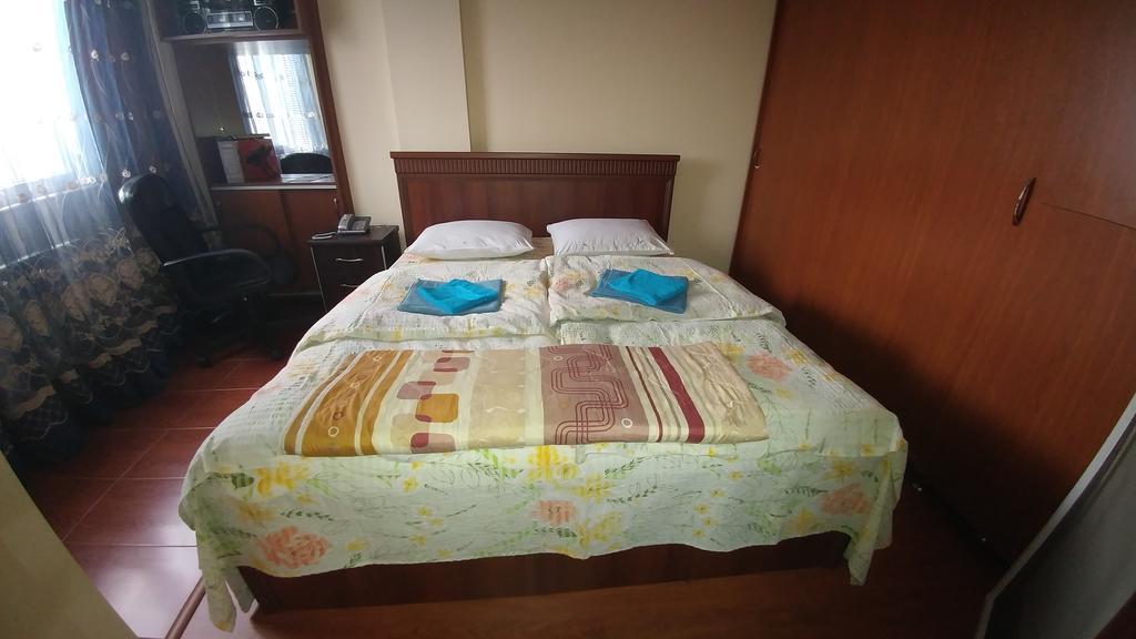 Gigi Apartments バトゥーミ エクステリア 写真